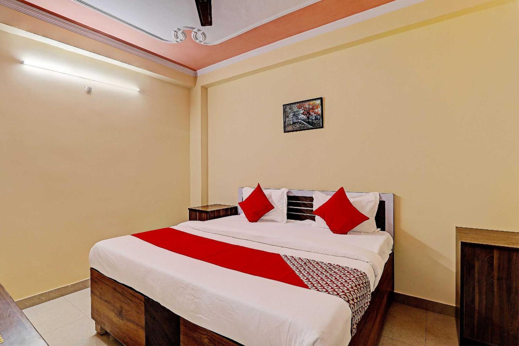 Super Hotel O Fort Inn Λάκναου Εξωτερικό φωτογραφία