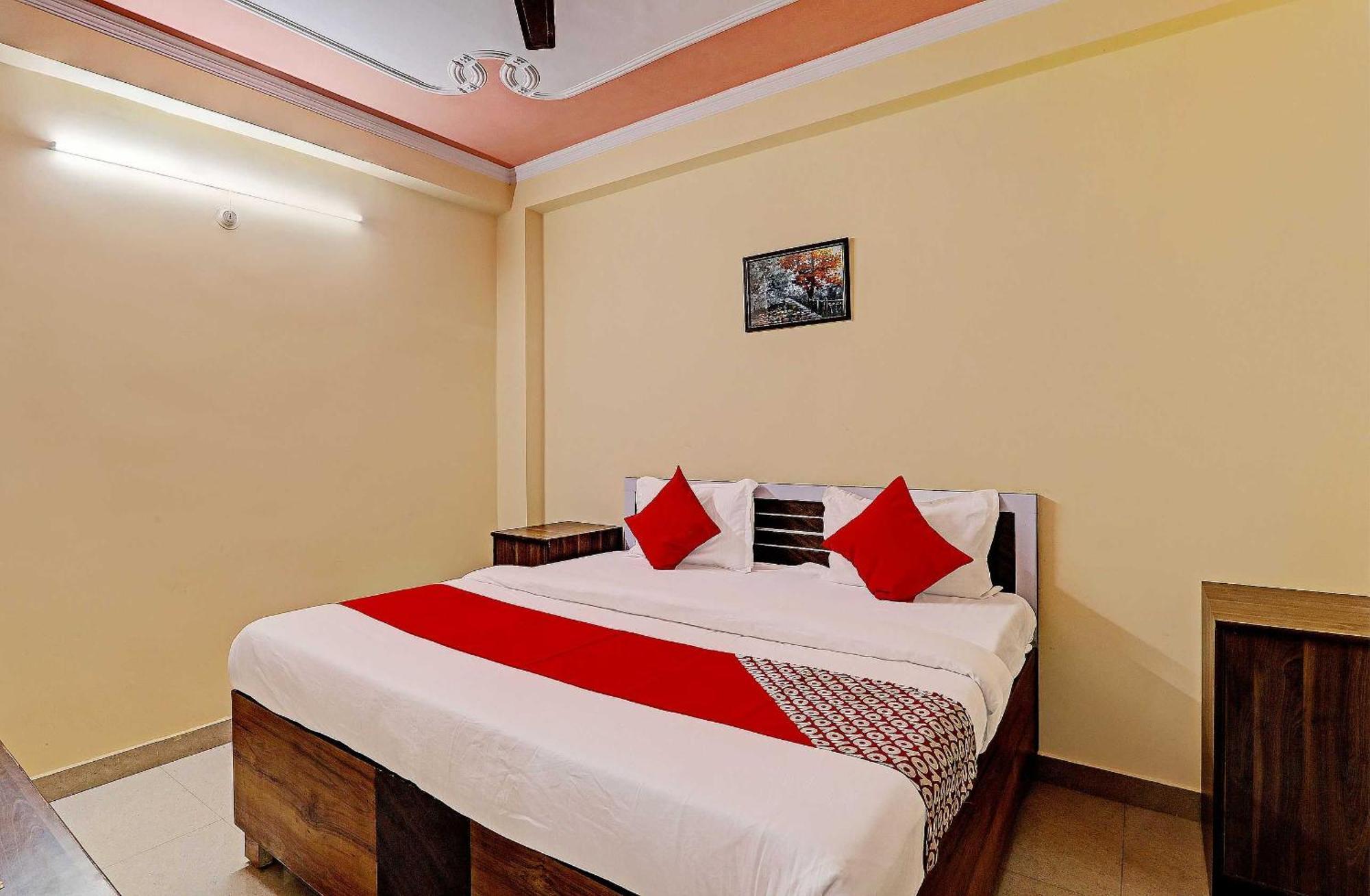 Super Hotel O Fort Inn Λάκναου Εξωτερικό φωτογραφία