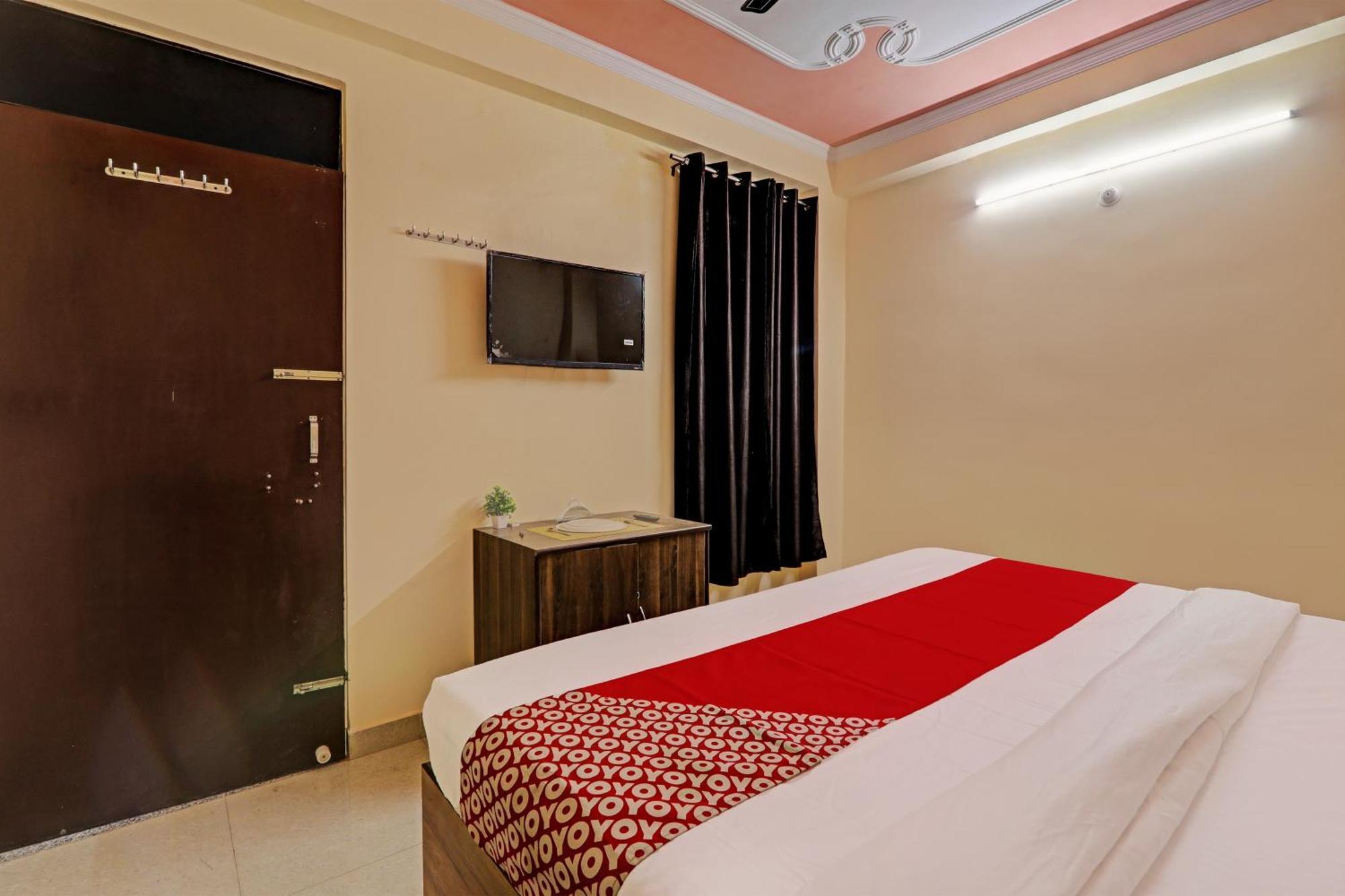 Super Hotel O Fort Inn Λάκναου Εξωτερικό φωτογραφία
