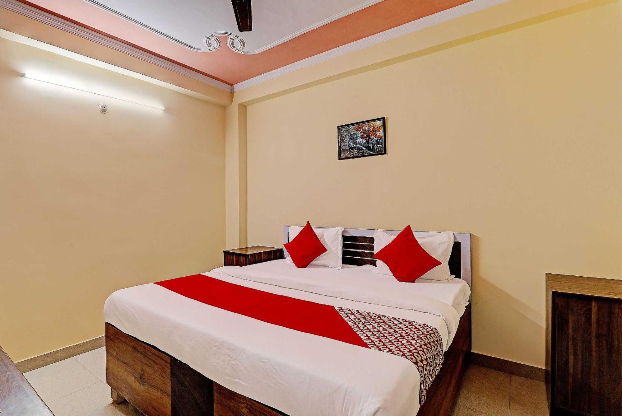 Super Hotel O Fort Inn Λάκναου Εξωτερικό φωτογραφία