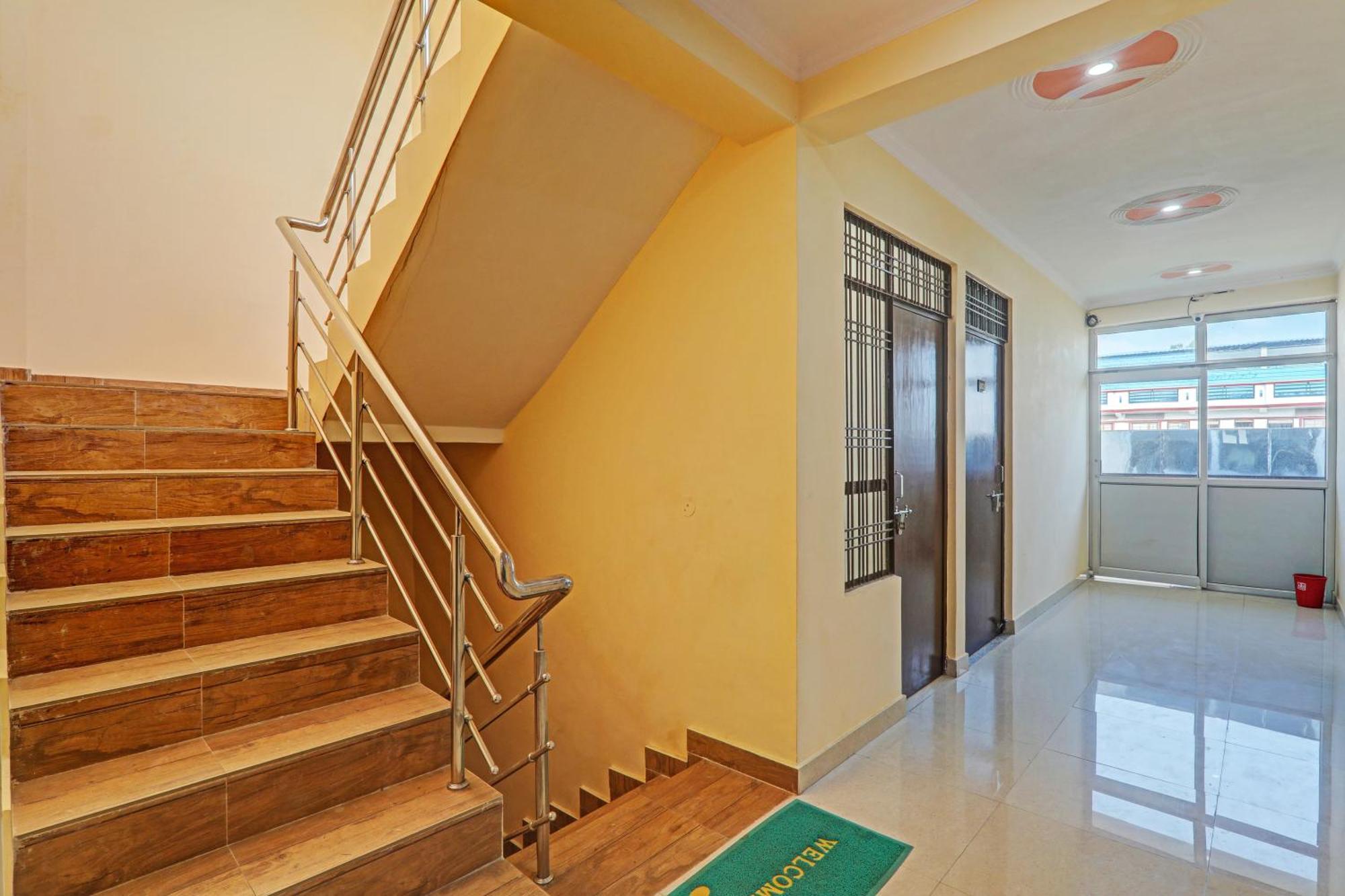 Super Hotel O Fort Inn Λάκναου Εξωτερικό φωτογραφία