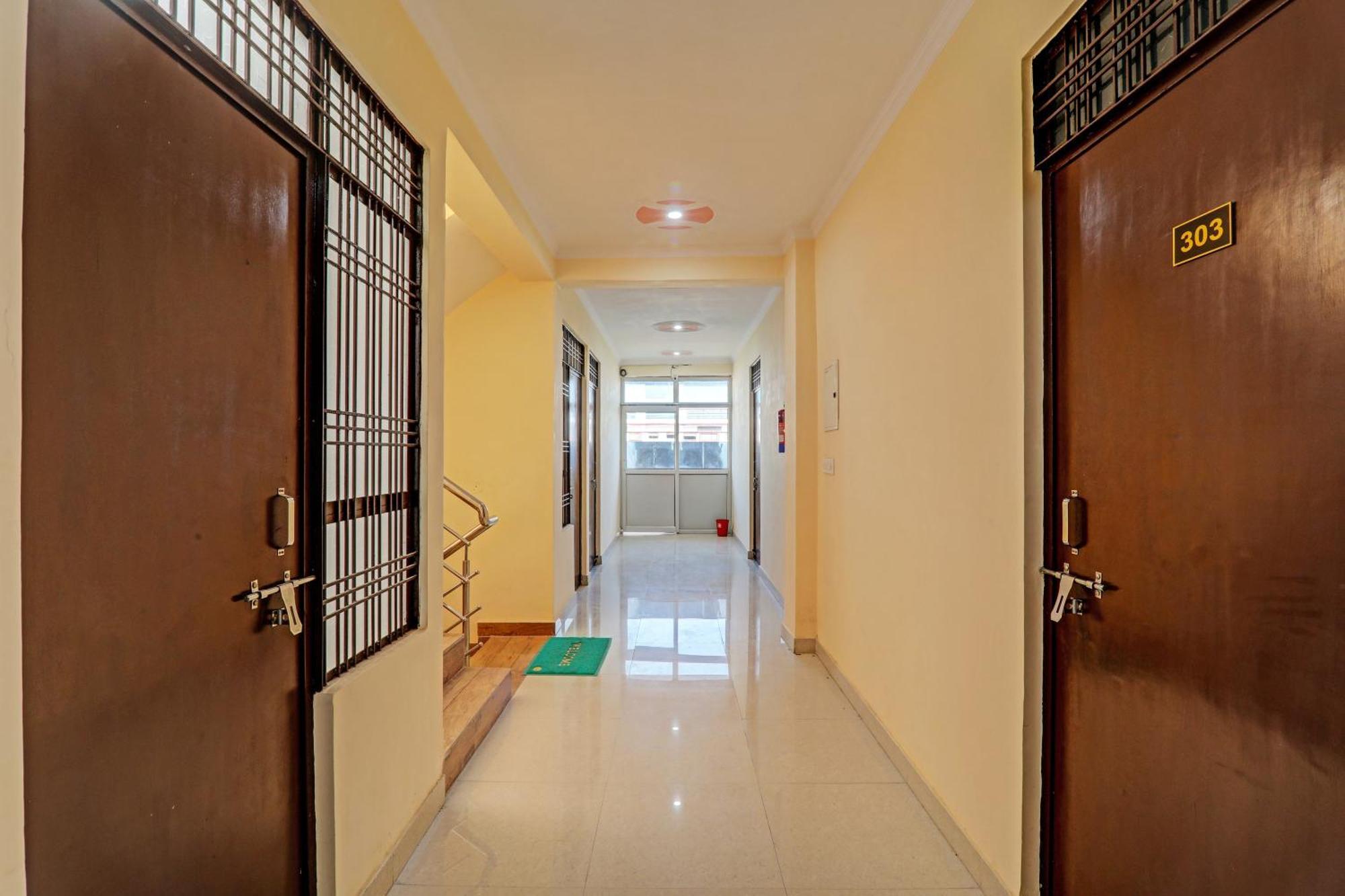 Super Hotel O Fort Inn Λάκναου Εξωτερικό φωτογραφία